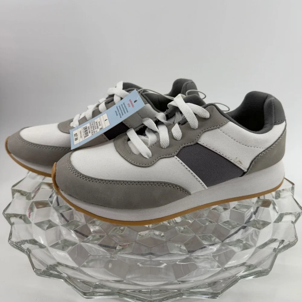 Cat & Jack Brock Kids Size 4 Gray White Athletic Sneakers Shoes New 093 04 0332